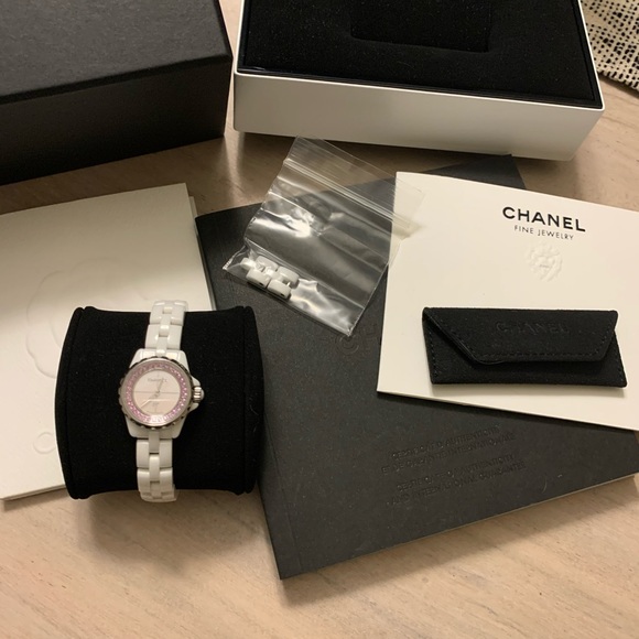 Collectors Edition: CHANEL J12 XS Watch Pink - Picture 3 of 8